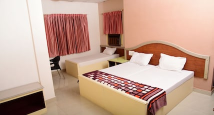 PALM HOUSE RETREAT Room Type - Deluxe Non AC Large Room-unmarried couples not allowed PALM HOUSE RETREAT Room Type - Deluxe Non AC Large Room-unmarried couples not allowed
