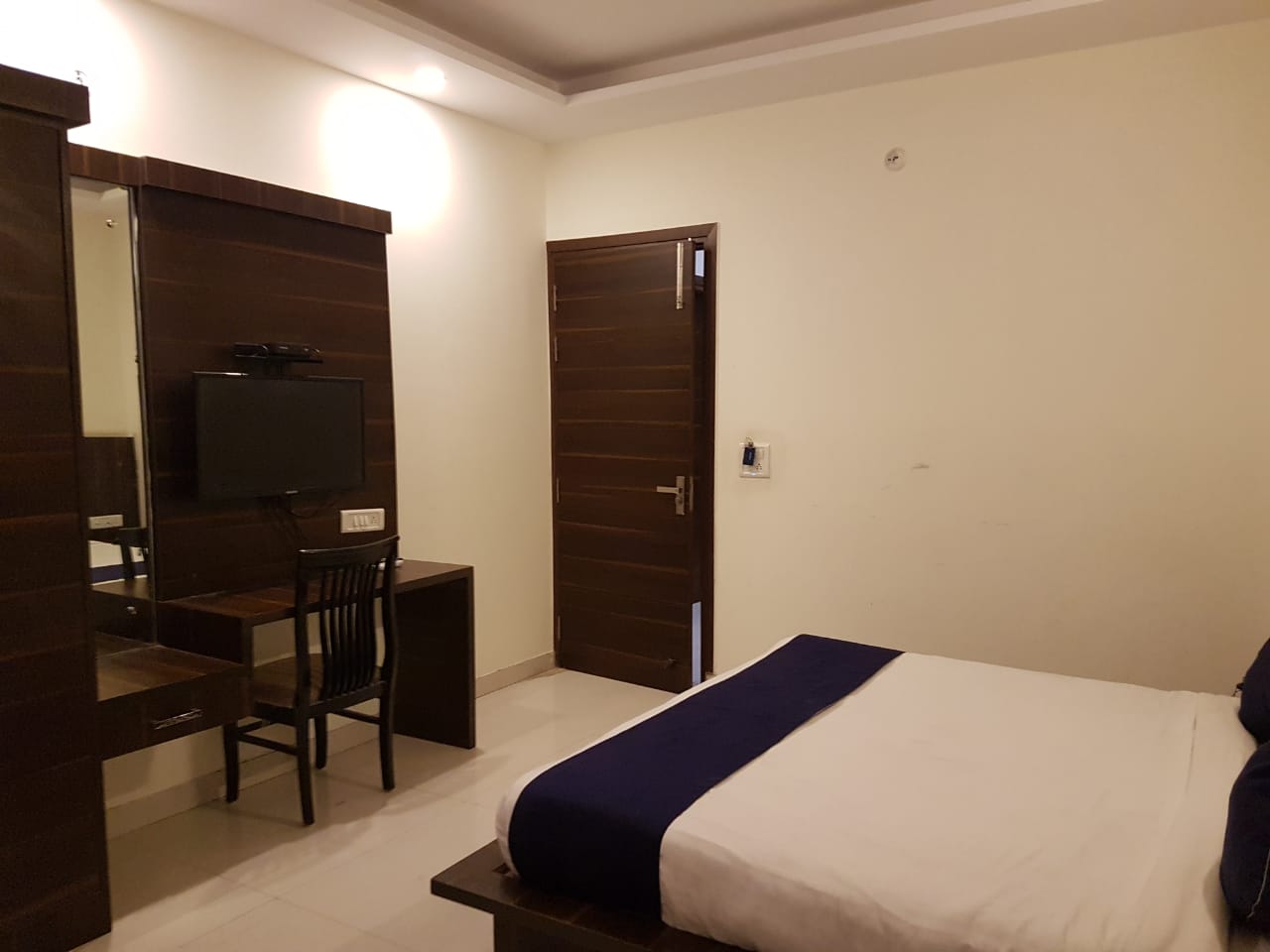 Hotel Dev Palace Dwarka - Tap to explore photos