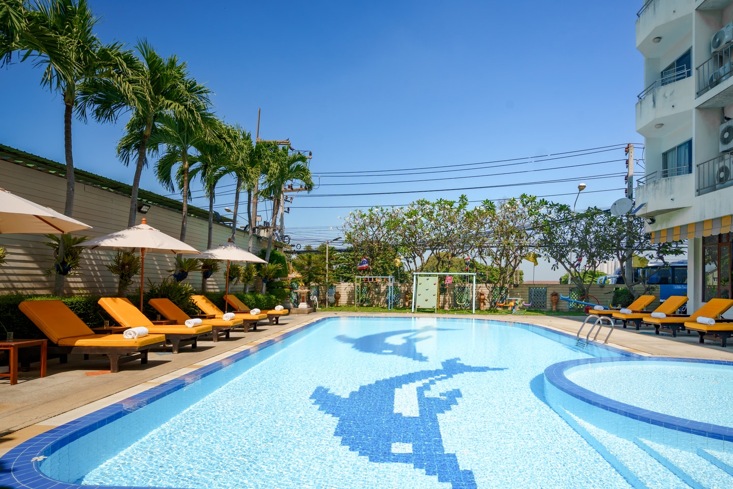 JP Villa Hotel Pattaya - Tap to explore photos