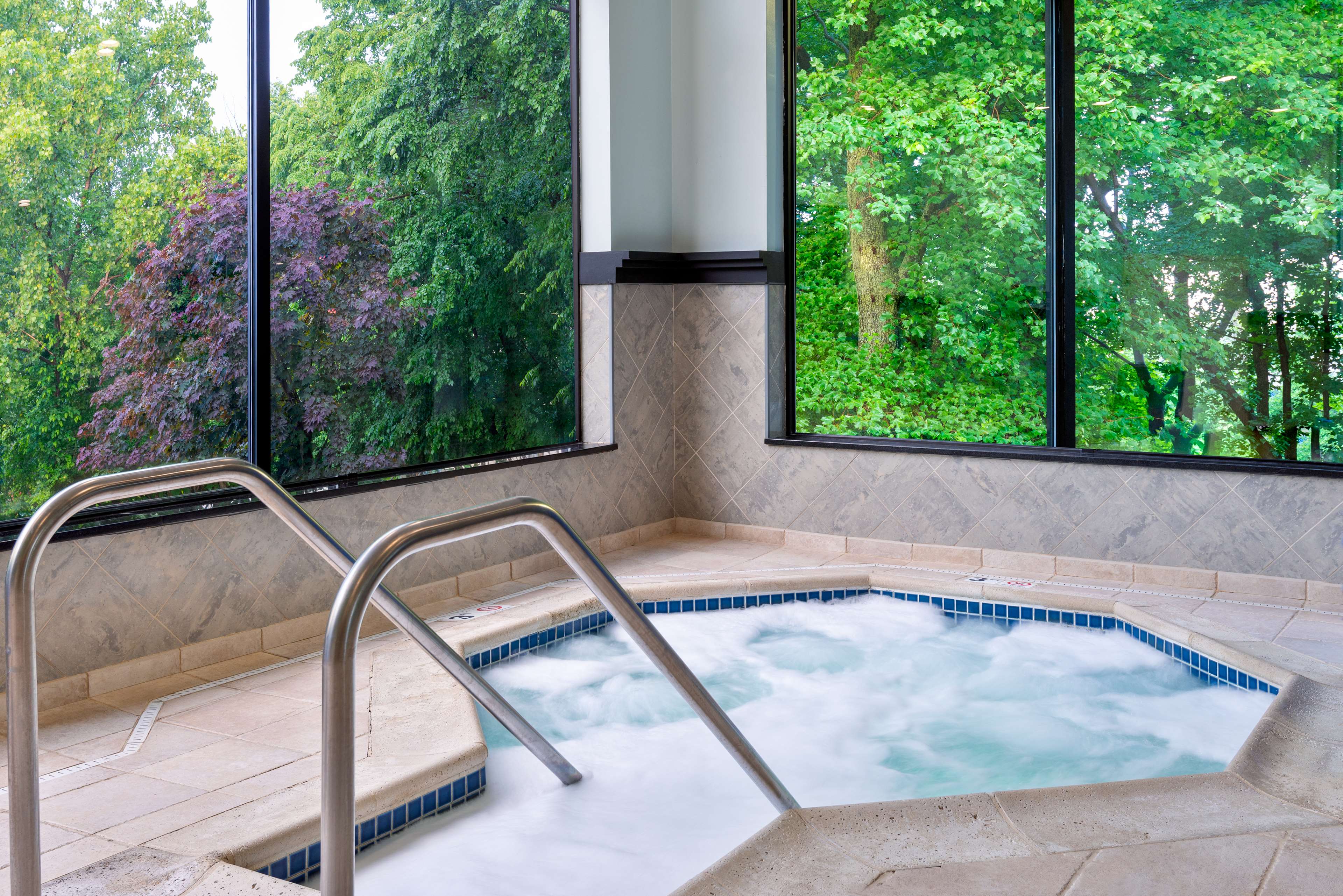 Hampton Inn Danbury - Tap to explore photos