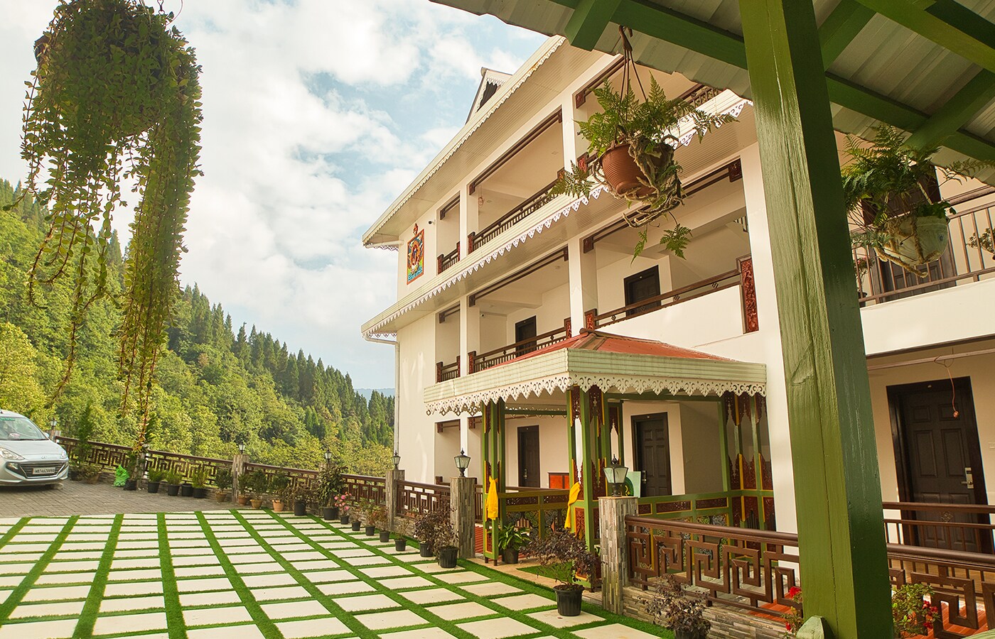 Voyage Glenz Resort - Tap to explore photos