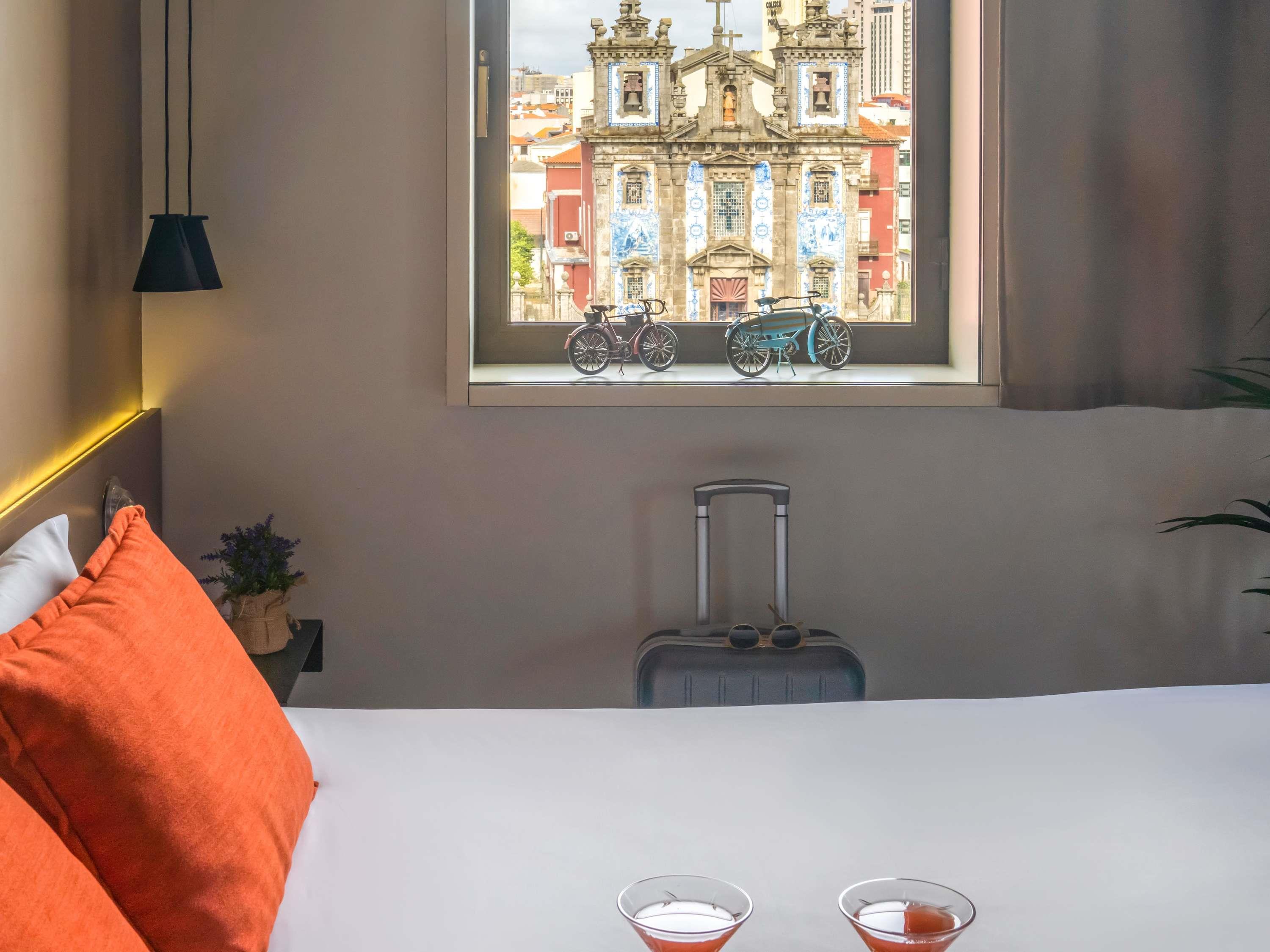 Mercure Porto Centro Hotel - Tap to explore photos