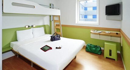 ibis budget Tours Centre Gare Room Type - DOUBLE - Room with a large bed for 2 people