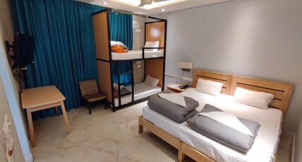 Madpackers Bir Rooms|Dorms Room Type - Family Room Ensuite with Balcony
