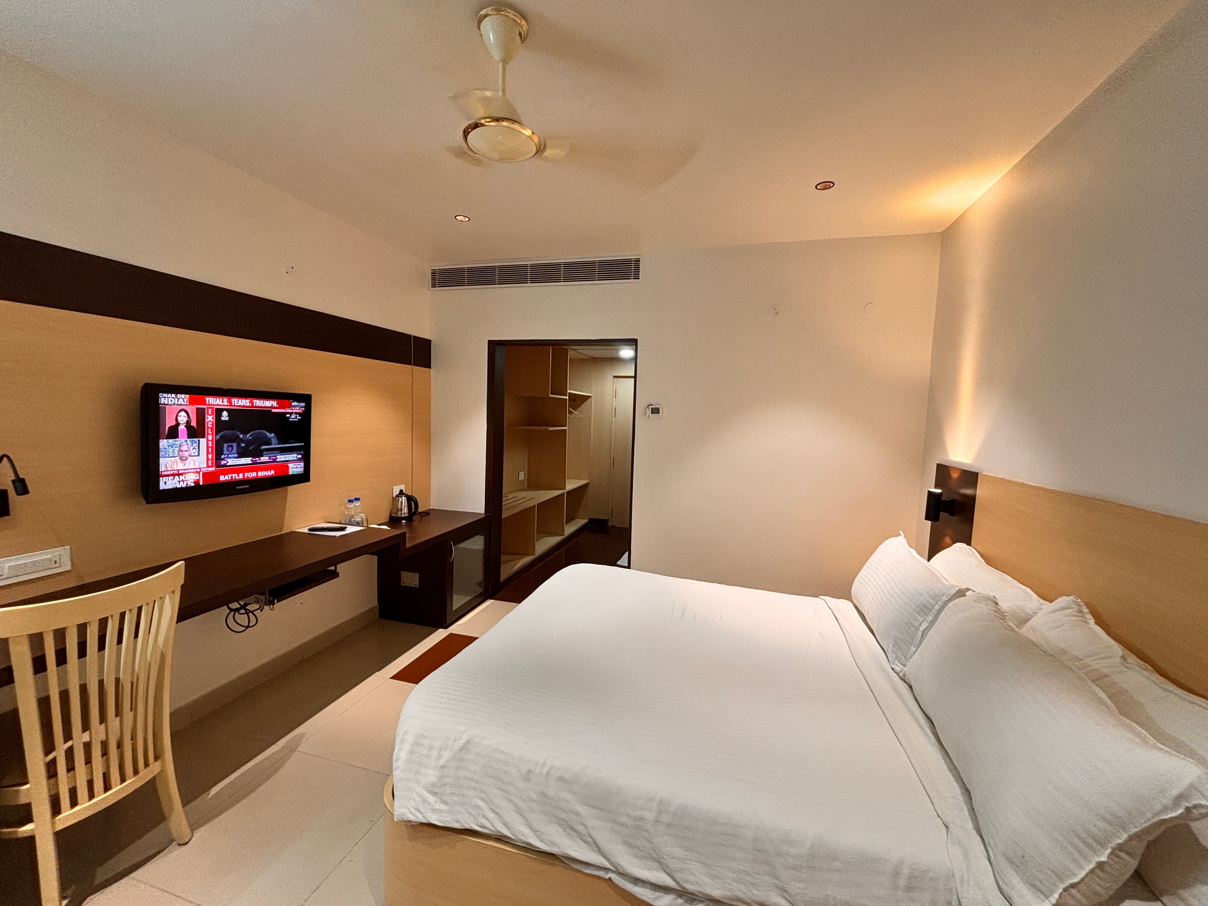 Hotel Ananda Inn - Tap to explore photos
