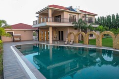 StayVista at Desert Palms with Orchards