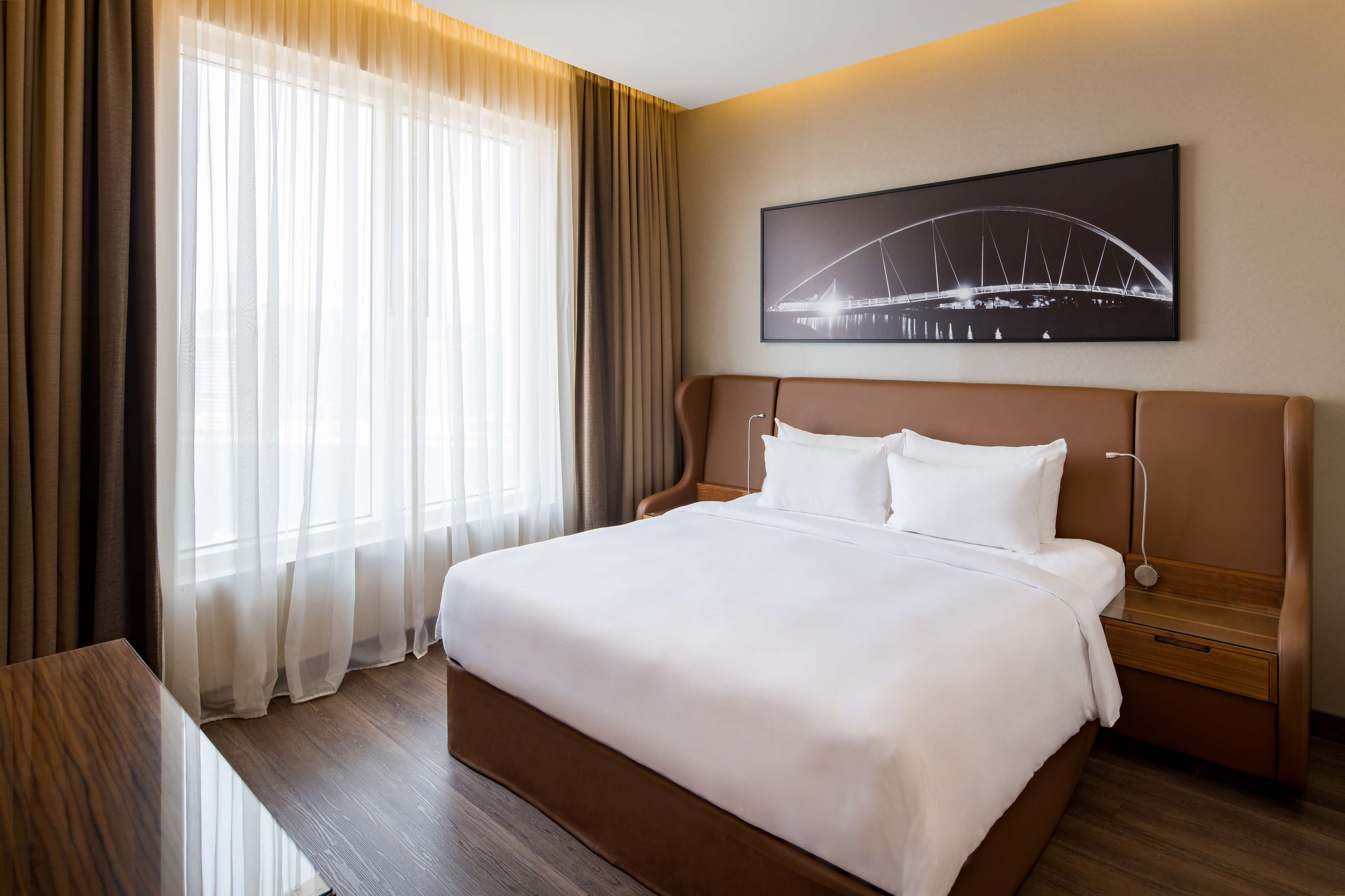 Radisson Blu Hotel, Dubai Canal View - Tap to explore photos