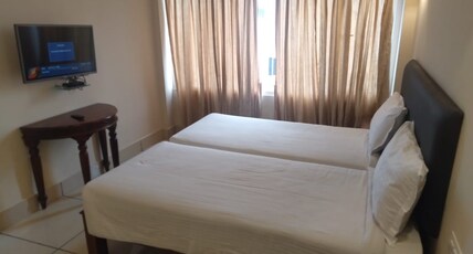 Akshaya Hotel Room Type - Deluxe
