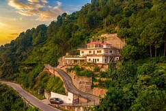 Villa Woodside Meadows by VEO - Part of StayVista