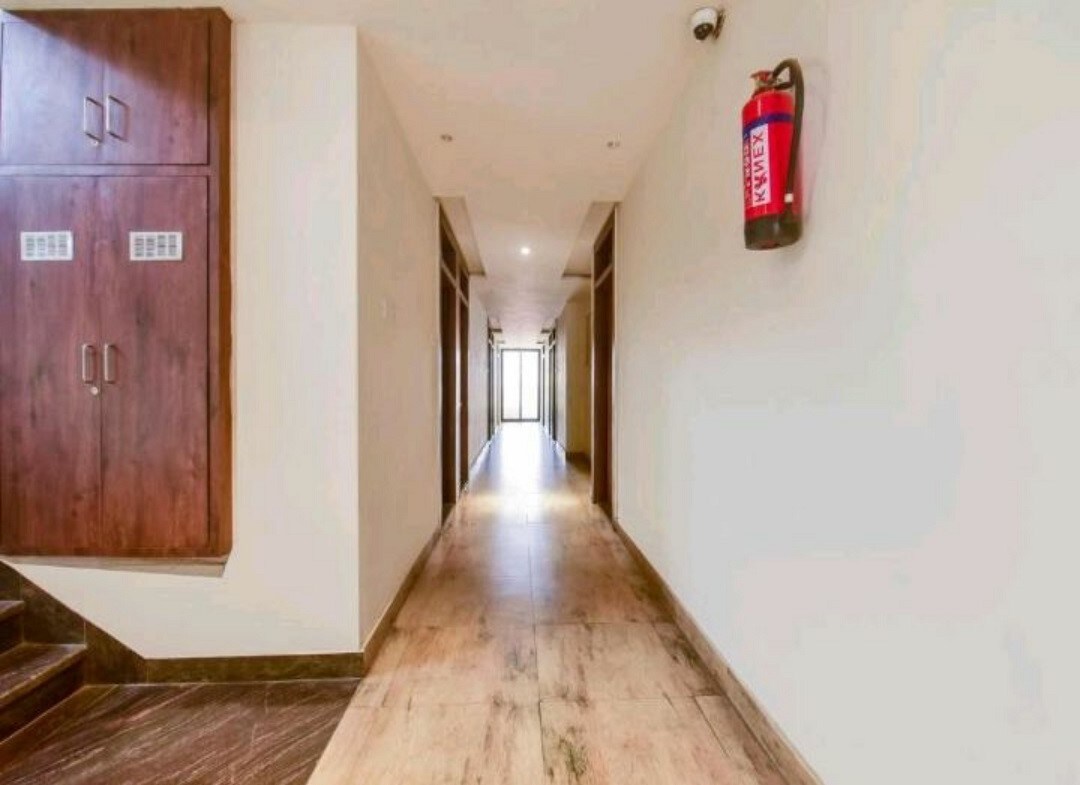 VIP Hotel - Tap to explore photos