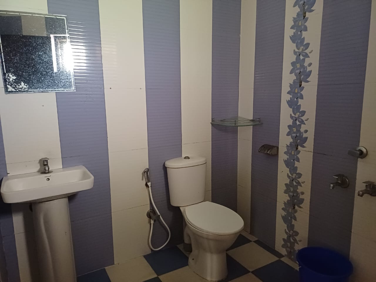 Relax Inn Homestay - Tap to explore photos