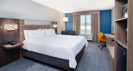 Holiday Inn Express & Suites Turlock-Hwy 99 Room Type - 1 King Standard