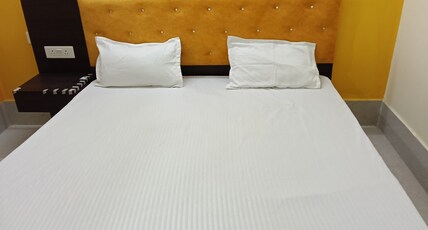Pushpanjali Grand Inn Room Type - Non AC Rooms