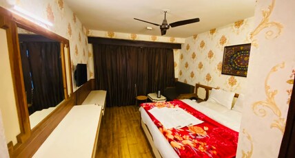 Hotel Standard and Restaurant Room Type - Deluxe Room