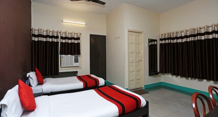 Hotel Penguin Room Type - Deluxe Double Room