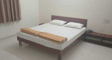 Rk House Room Type - DELUXE DOUBLE BED A/C ROOM