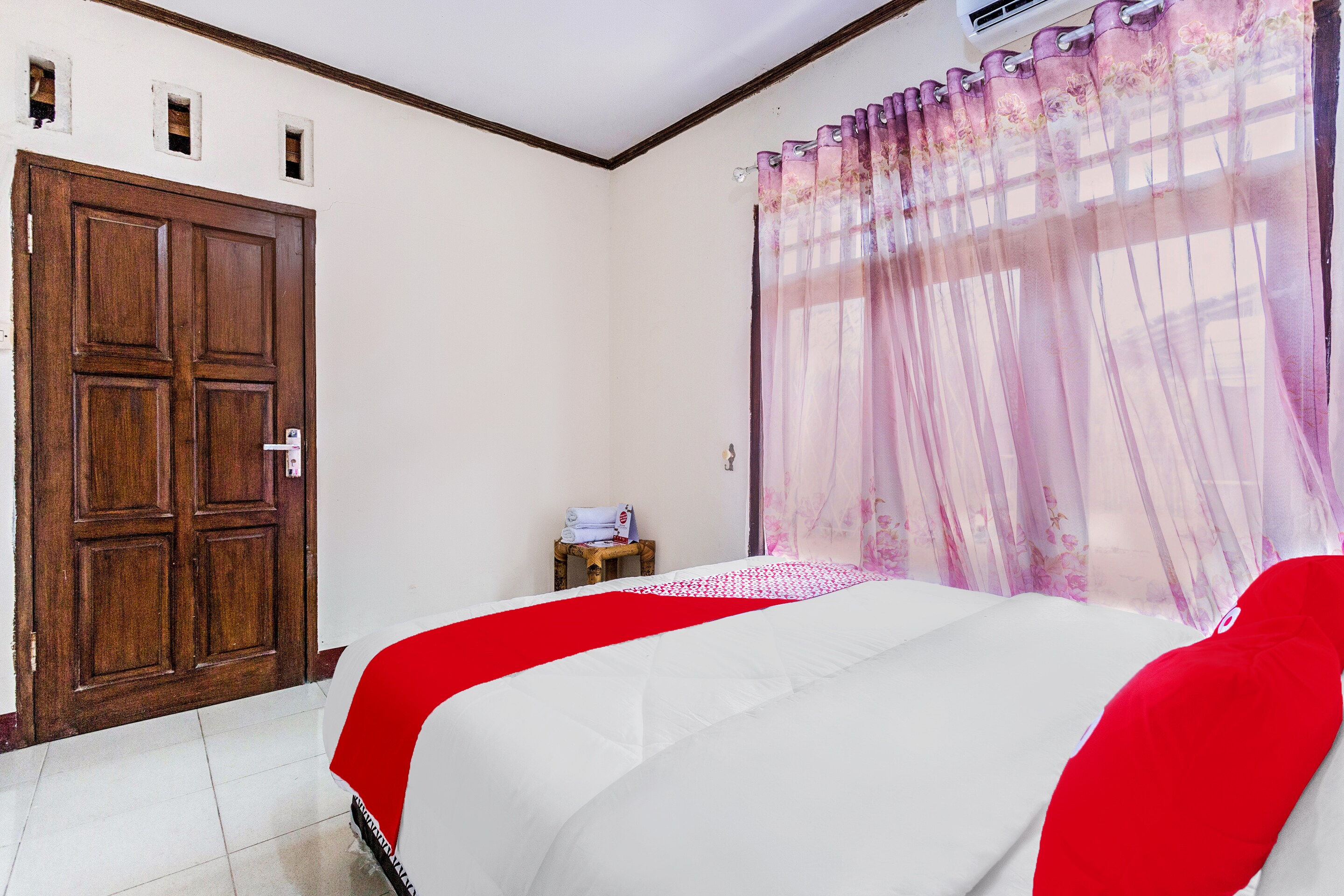 Hotel O Telone Bungalow - Tap to explore photos