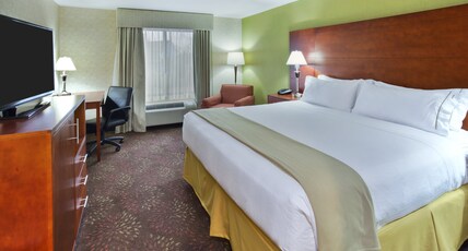 Holiday Inn Express & Suites Frankenmuth Room Type - 1 King Suite Sofa Bed Holiday Inn Express & Suites Frankenmuth Room Type - 1 King Suite Sofa Bed