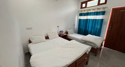 Omji Niwas - Kandar Uttarkashi Room Type - Deluxe Triple Room