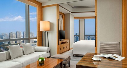 Pullman Haining Room Type - SUPERIOR SUITE,1 King Size Bed, Corner Room