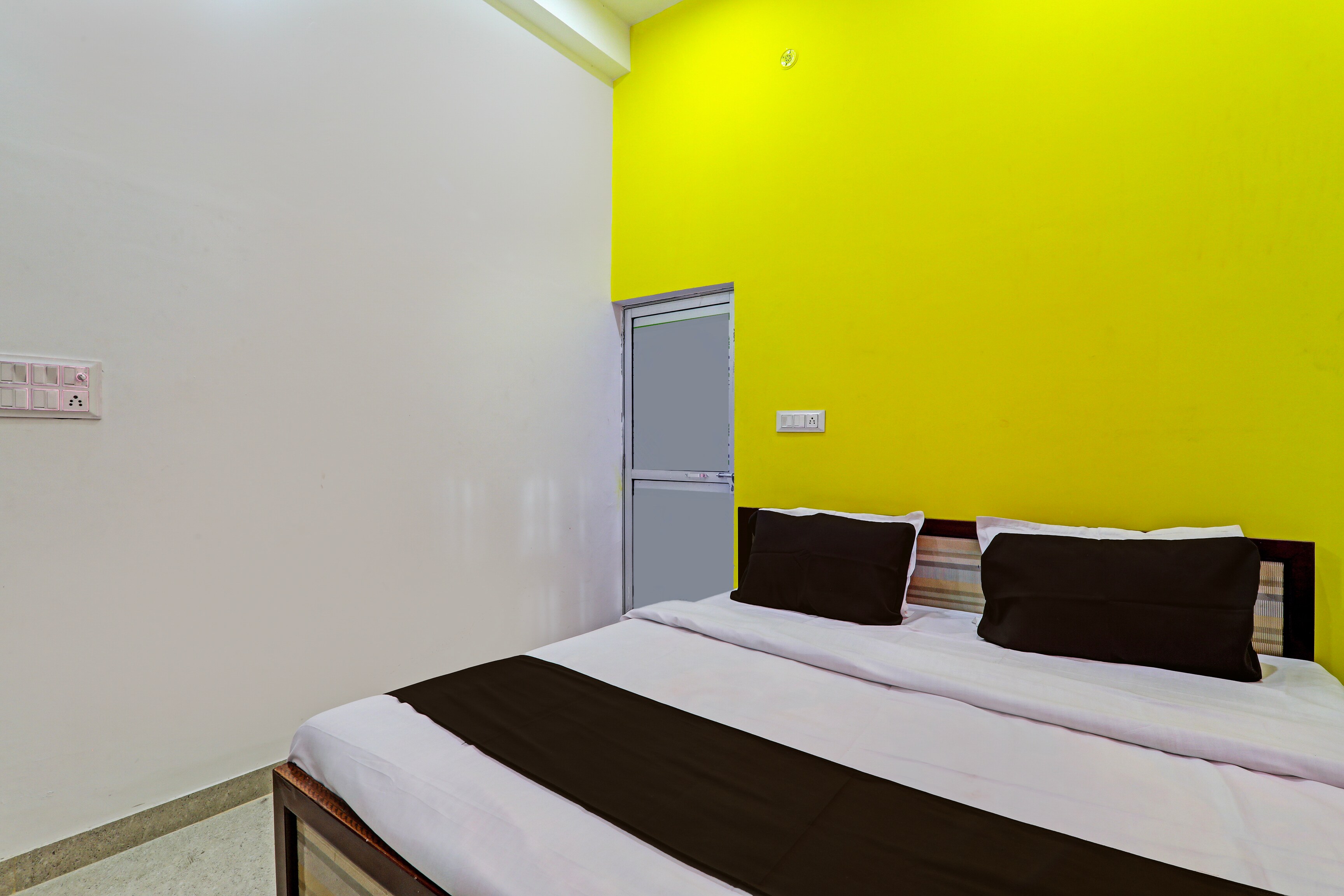 Hotel O Vikas Inn - Tap to explore photos