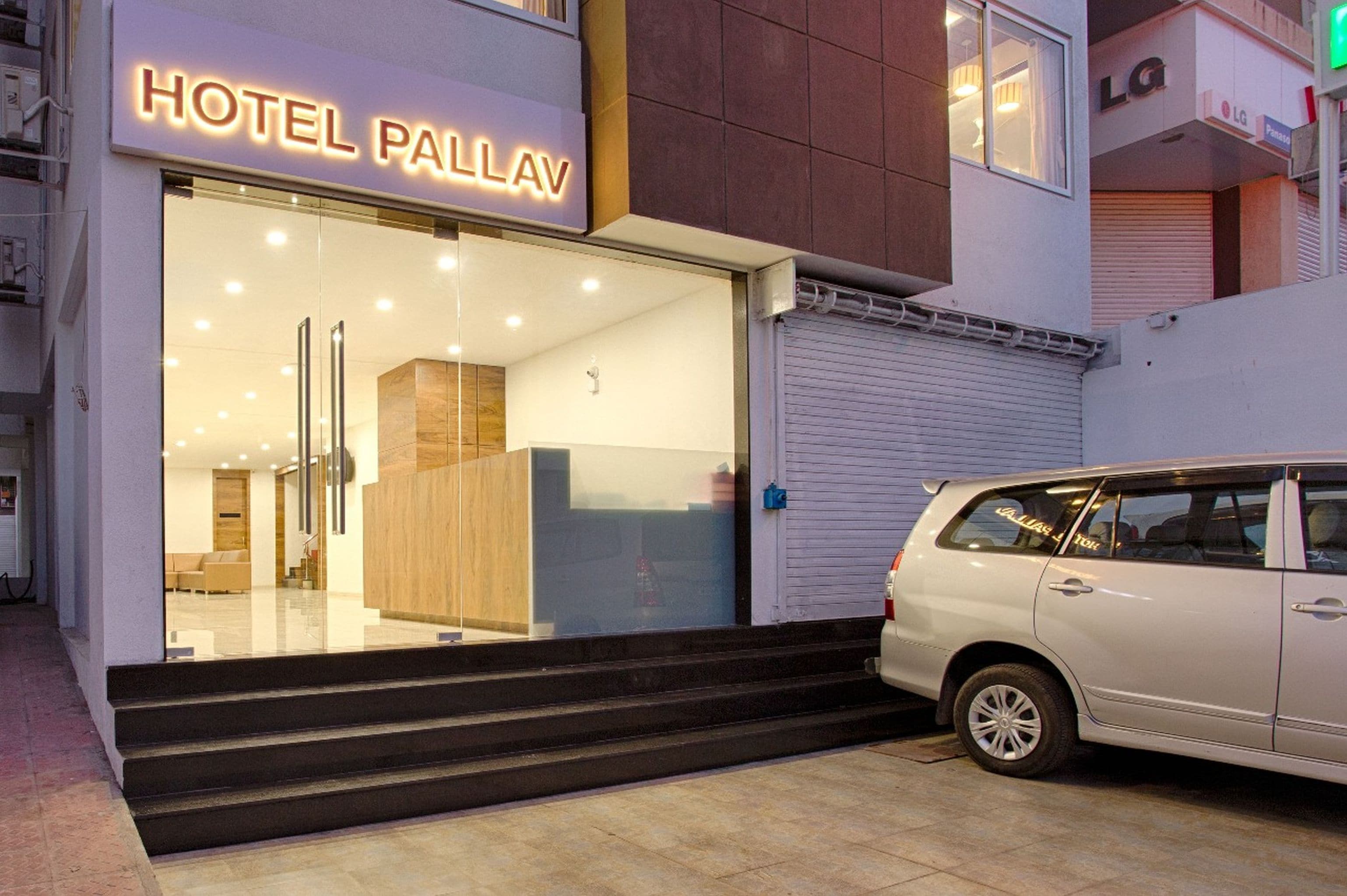 Hotel Pallav - Tap to explore photos