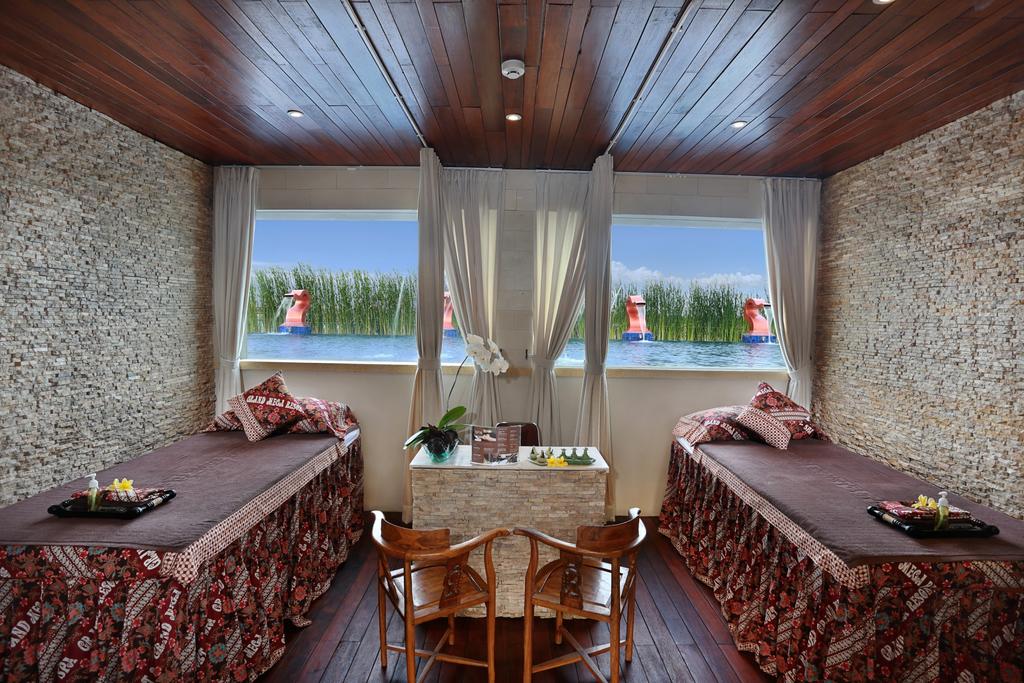 Mega Boutique Hotel - Tap to explore photos