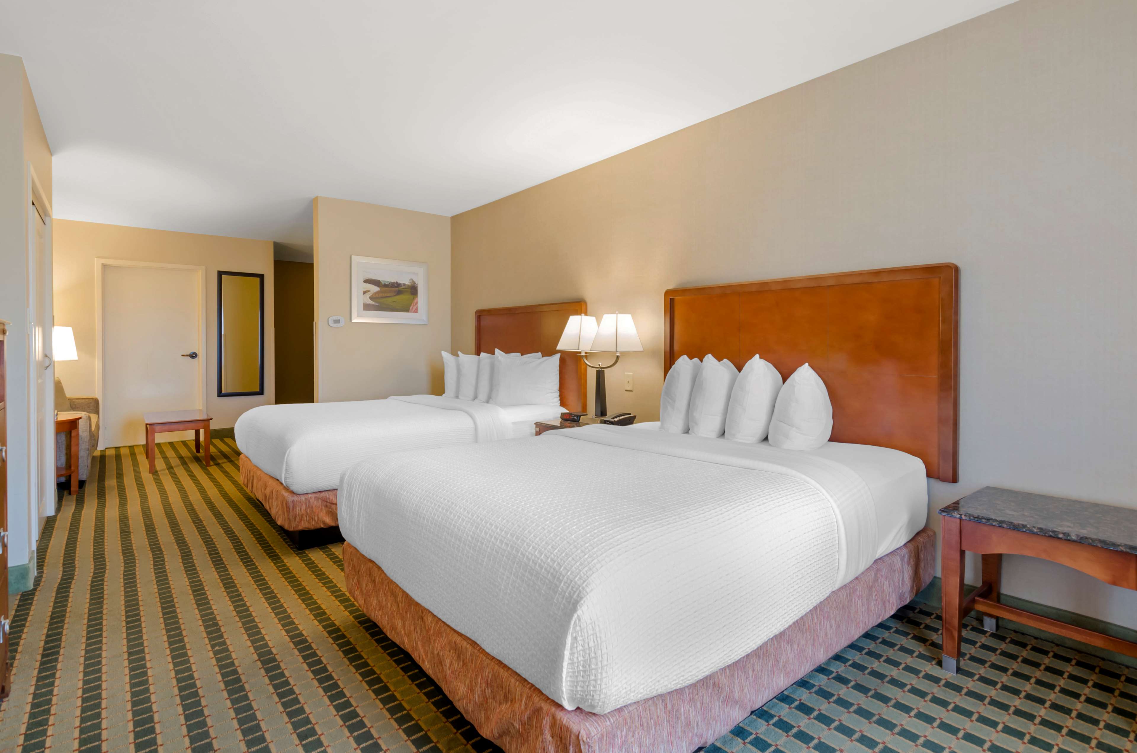 Best Western North Roanoke - Tap to explore photos