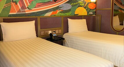 4 Monkeys Hotel Room Type - Premier Twin Room