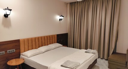 Vasundhara Inn Room Type - Luxury Room (2 Person)