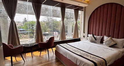 HOTEL MEERA INTERNATIONAL Room Type - SUPERIOR CITY VIEW
