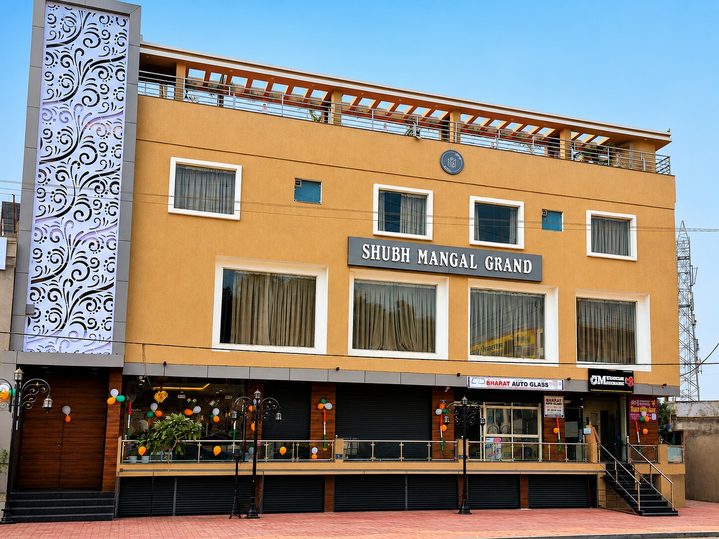FabHotel Shubh Mangal Grand - Tap to explore photos