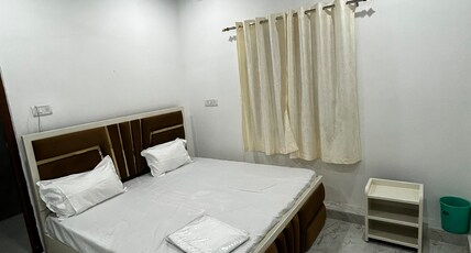 Omkar Nath hotel Room Type - Bedroom 2