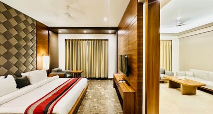 HOTEL YUVRAJ DX Room Type - presidential suite
