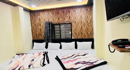 New Pari Palace Room Type - Four Bed Ac Room