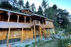 Rustic Wood House Village Homestay