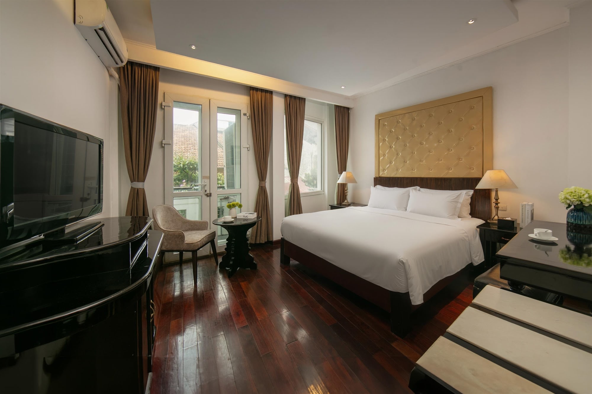 Hanoi Traveller House - Tap to explore photos
