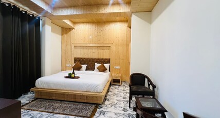 Kasauli Bnb Homestay Room Type - Super Deluxe room