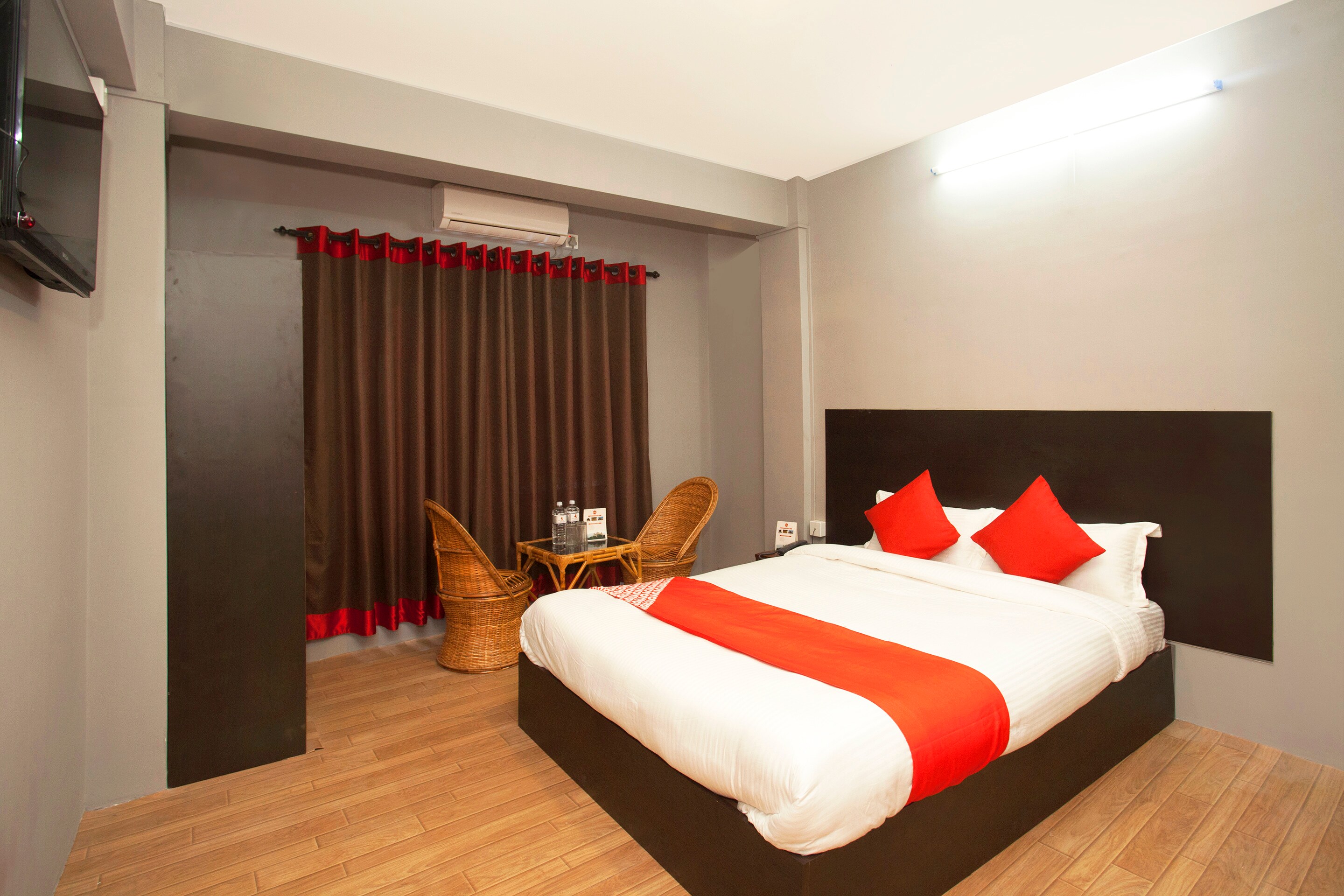 OYO 587 Hotel Tradition Inn - Tap to explore photos