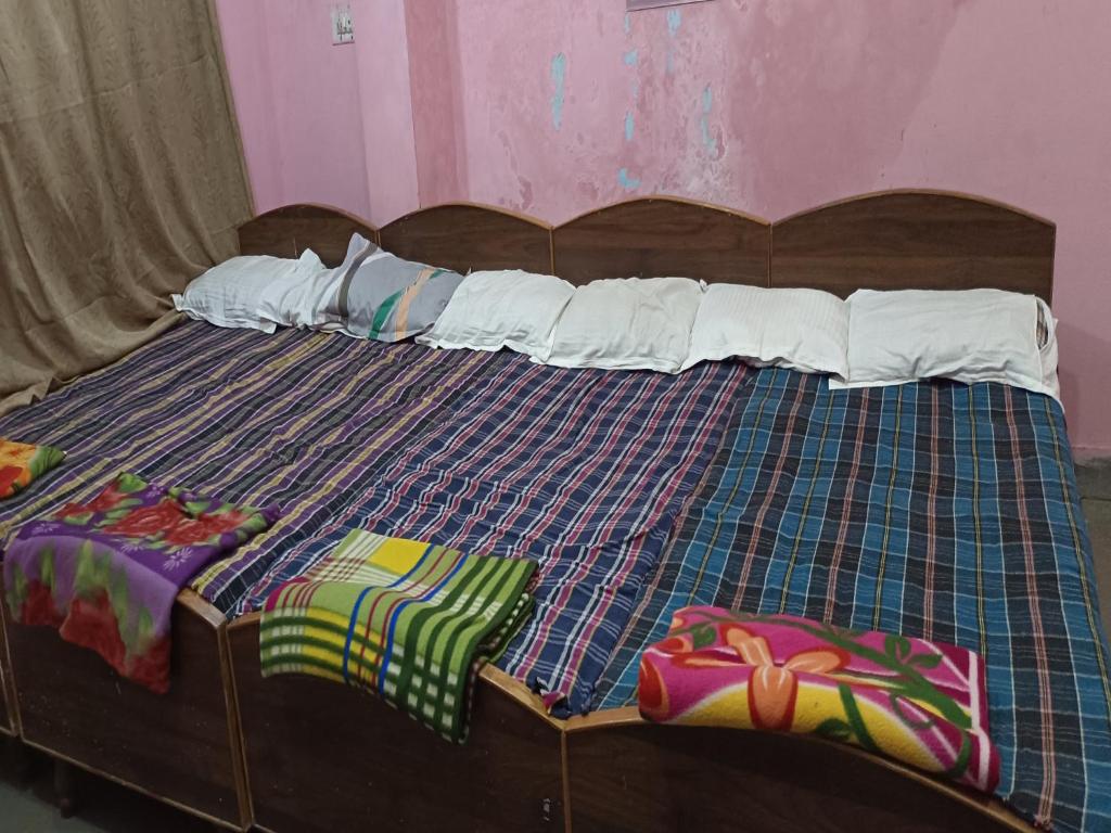 Diamond Palace - Tap to explore photos