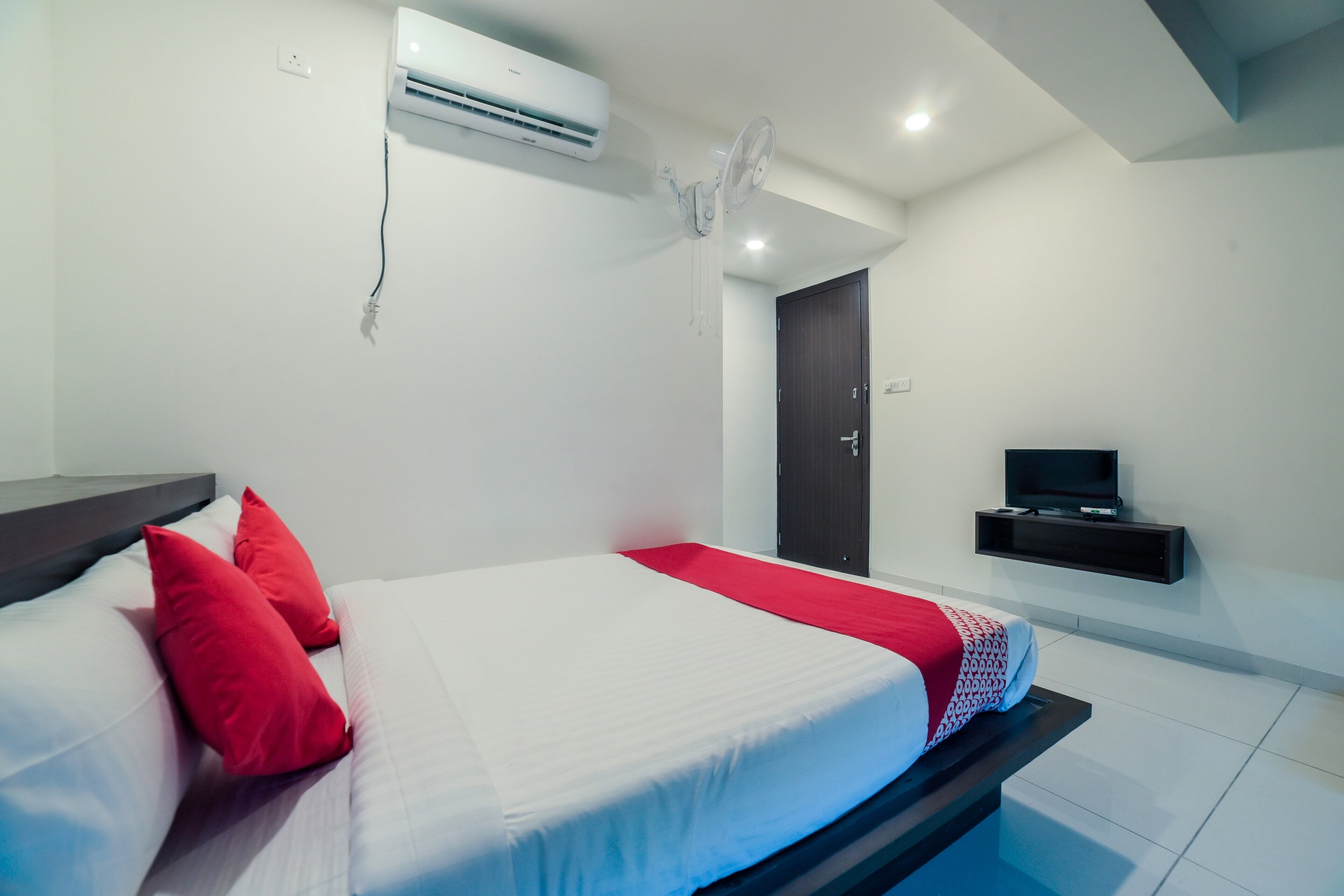 Hotel O Samudra Executive - Tap to explore photos