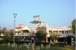 Hotel Ghunghat
