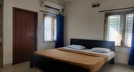 FabHotel Nayana Square Room Type - Deluxe Room