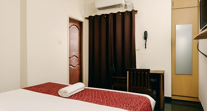 Stayz Royale - Mysuru Room Type - Deluxe Double Room