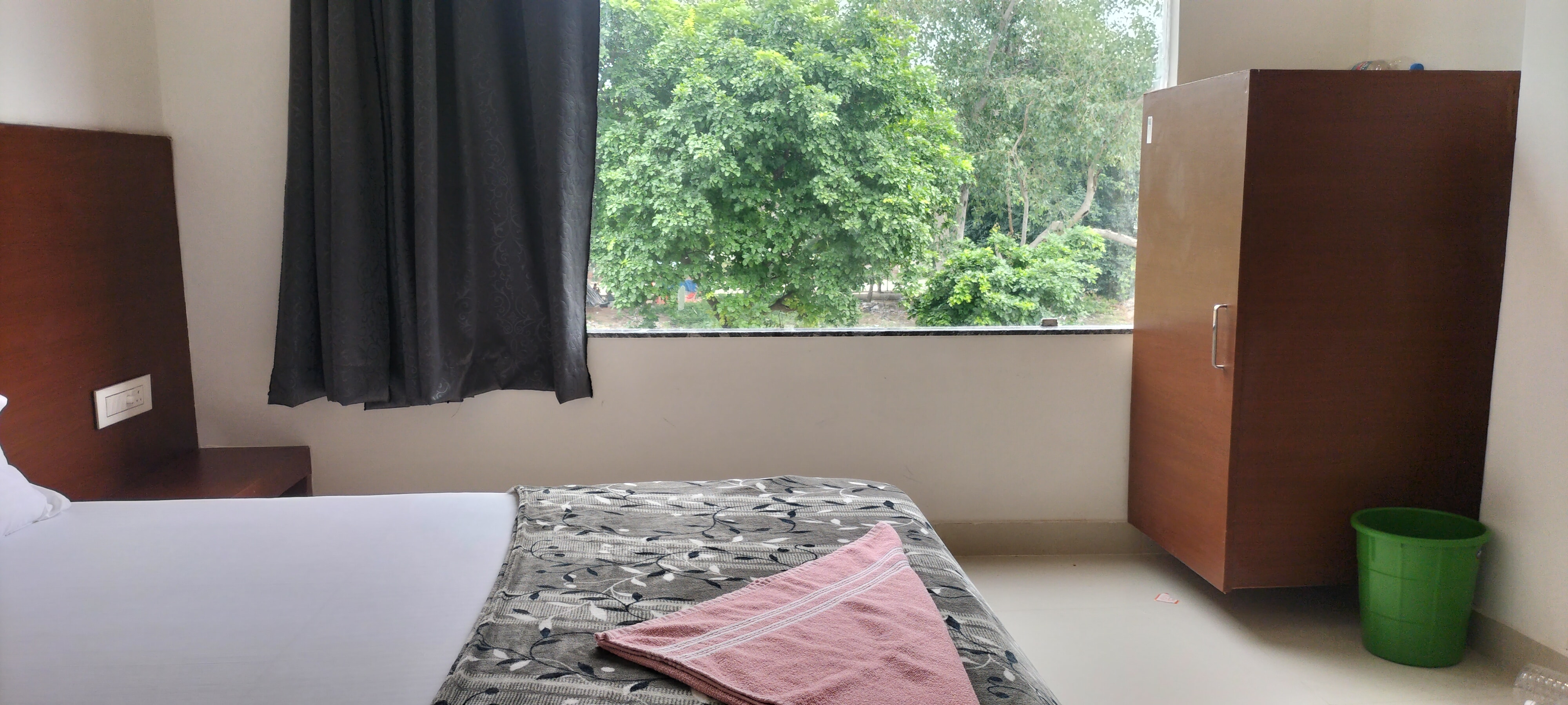 Hotel vasudev inn - Tap to explore photos