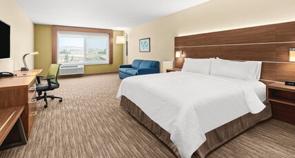 Holiday Inn Express & Suites Corning Room Type - 1 King Bed Suite