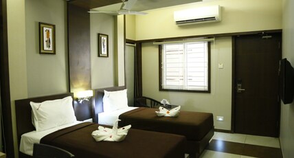 Hotel Vedha's Stay Room Type - DELUXE TWIN ROOM AC