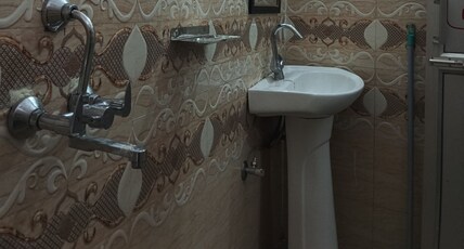 Shri Sher Palace by StayApart Room Type - Quard Room