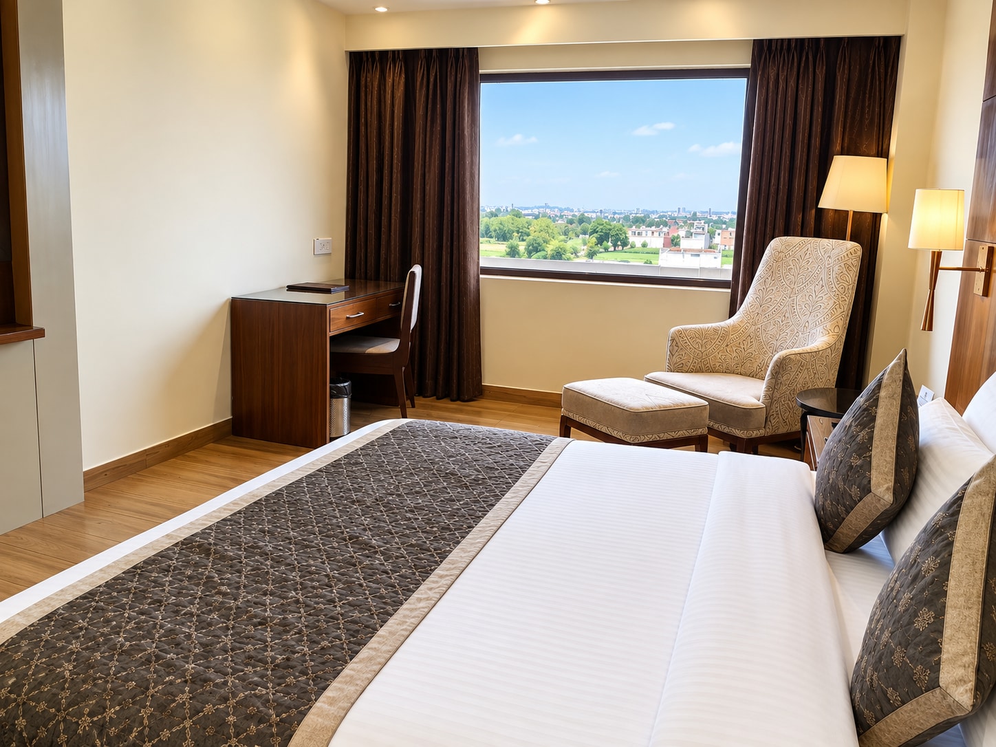 Hotel Park Regency - Tap to explore photos