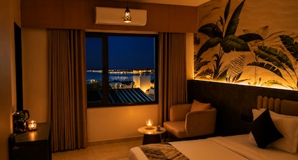 White Panda Hotels SHREE RADHE DWARKA Room Type - Deluxe Double Room with Sea View White Panda Hotels SHREE RADHE DWARKA Room Type - Deluxe Double Room with Sea View